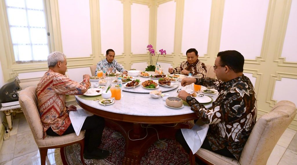 Saat-Presiden-Jokowi-Makan-Siang-Bareng-Tiga-Capres