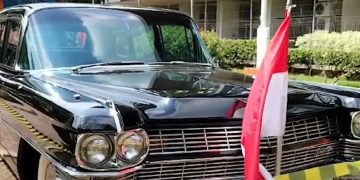 Mobil Dinas Eks Presiden Soekarno Antar Ganjar Mahfud ke KPU, Segini Harga Cadillac Fleetwood 75 Limousine