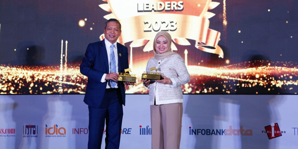 Konsisten Akselerasi Bisnis, 3 Direksi Bank BJB Raih Penghargaan dari Infobank
