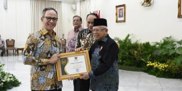 Top! OJK Raih Predikat Badan Publik Terbaik 2023