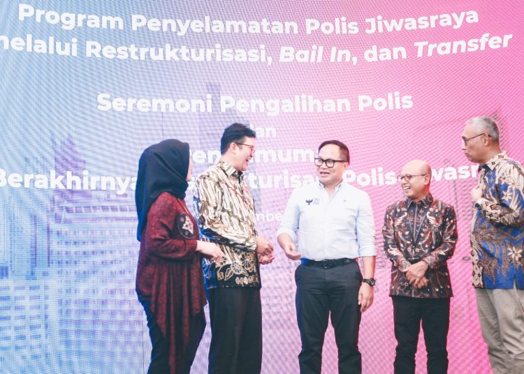 Seremoni Pengalihan Polis Dan Pengumuman Berakhirnya Restrukturisasi ...