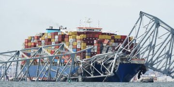 Tim Penyelam Temukan Dua Korban Tewas Runtuhnya Jembatan Baltimore