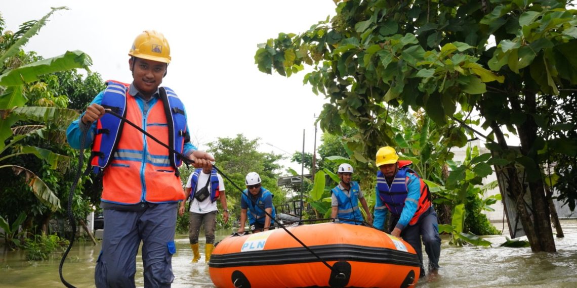 Cuaca Ekstrem Masih Berlanjut, Berikut 5 Tips Hindari Potensi Bahaya Listrik 