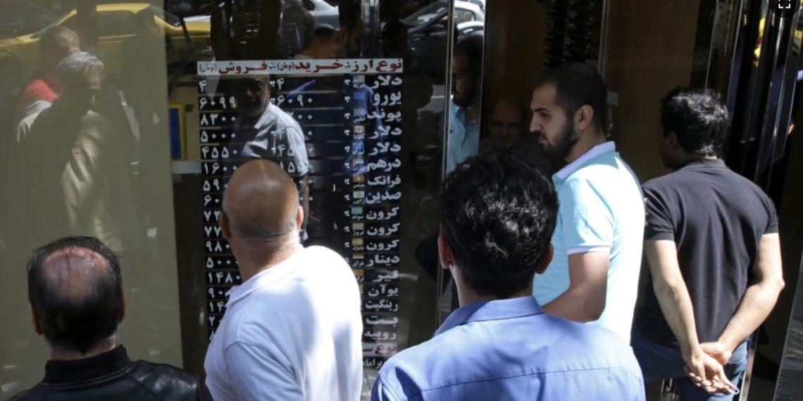 Mata Uang Iran Anjlok ke Rekor Terendah, Nilainya Jadi Segini