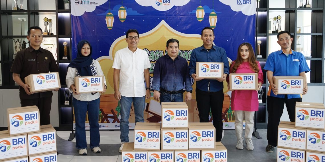 Kontribusi Bagi Sesama, BRI Finance dan BRI Group Bagi-Bagi Sembako di 26 Kota