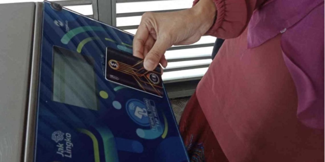 Pemuda di Depok Bobol Sistem Top Up Kartu KRL, Bagaimana Nasib Data dan Saldo Penumpang?