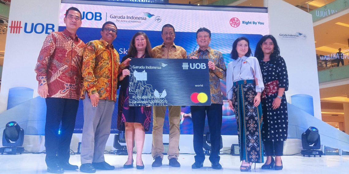 Garuda Indonesia dan UOB Kolaborasi Luncurkan Kartu Kredit Khusus Pelancong, Simak Benefitnya!