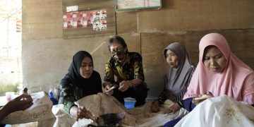 Perajin Batik Aromatearapi