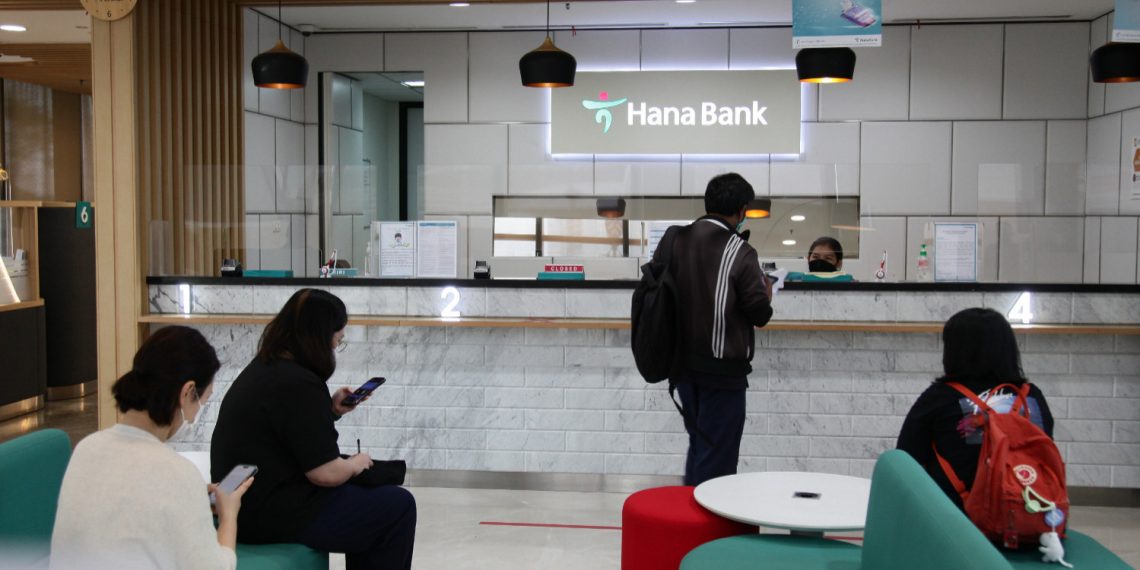 Turun Tipis 0,96 Persen, Laba Bersih Hana Bank Jadi Rp453 Miliar di 2023