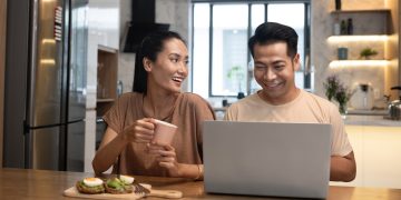 Catat! 5 Tips Pengelolaan Keuangan untuk Pasutri yang Lagi LDR