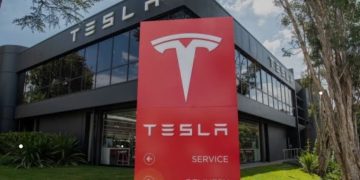 Tesla PHK Karyawan Lagi, Kini Sasar Divisi Perangkat Lunak