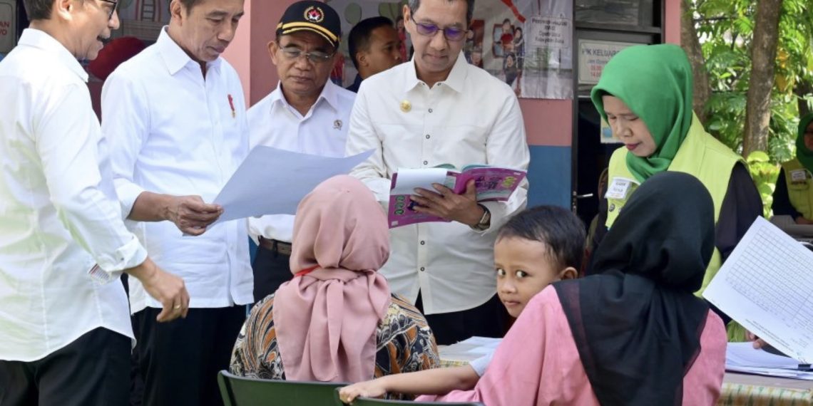 Tekan Angka Stunting, Jokowi: Pentingnya Konsolidasi Seluruh Pihak
