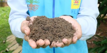 Pemanfaatan FABA PLTU Ombilin sebagai pupuk silika yang dimanfaatkan masyarakat untuk pertaniannya.