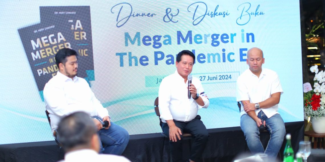 Bedah buku bertajuk “Mega Merger In The Pandemic Era: Kepemimpinan dan Tantangan Merger Bank Syariah Indonesia”