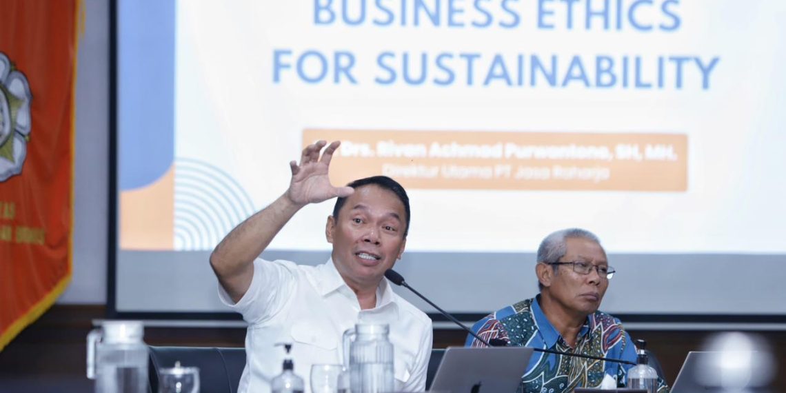 Beri Kuliah Umum di UGM, Rivan A. Purwantono: Business Ethic for Sustainability