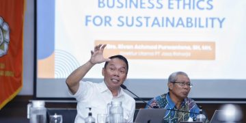 Beri Kuliah Umum di UGM, Rivan A. Purwantono: Business Ethic for Sustainability
