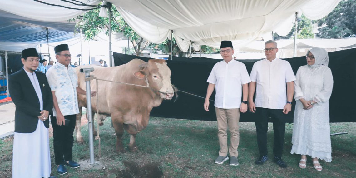 Bank Mandiri Bagikan Daging 927 Hewan Kurban Idul Adha 1445 H ke Masyarakat
