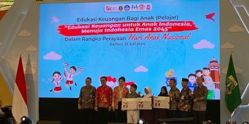 OJK Catat 57 Juta Pelajar Sudah Punya Rekening Tabungan, Nilainya Tembus Rp32,84 Triliun