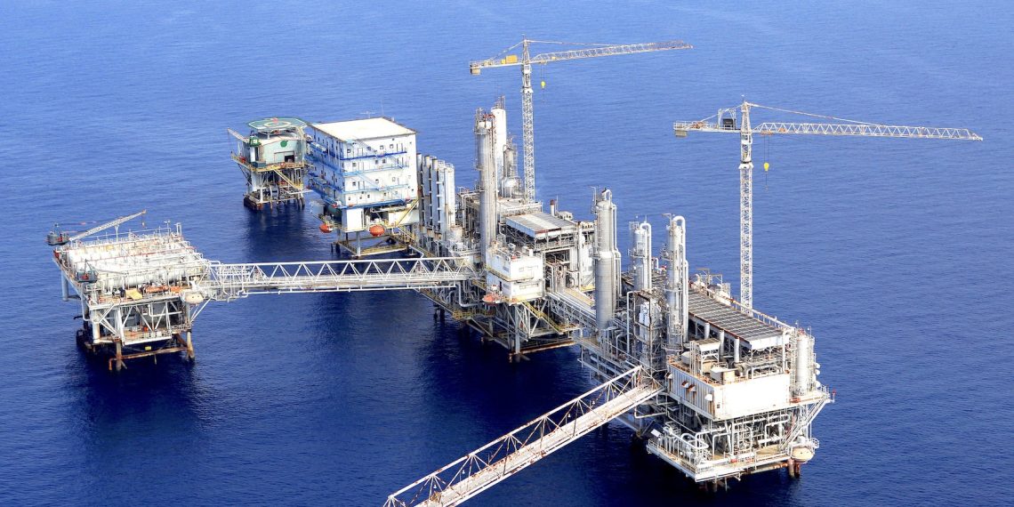 Platform LES yang terletak di lepas pantai 25 kilometer dari Cilamaya, Kabupaten Karawang