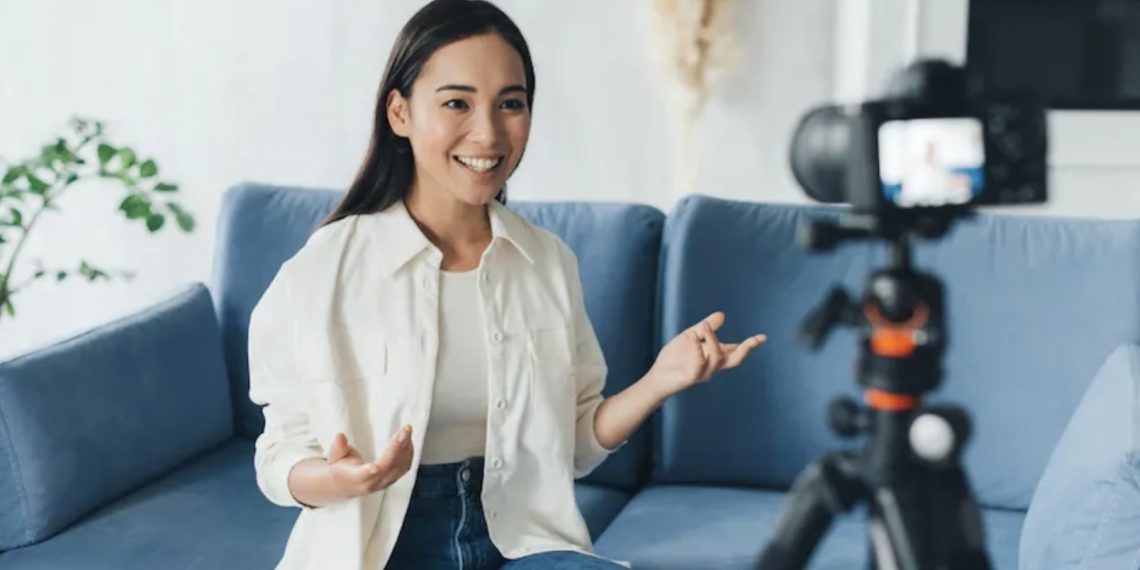 Ilustrasi inluencer keuangan di media sosial