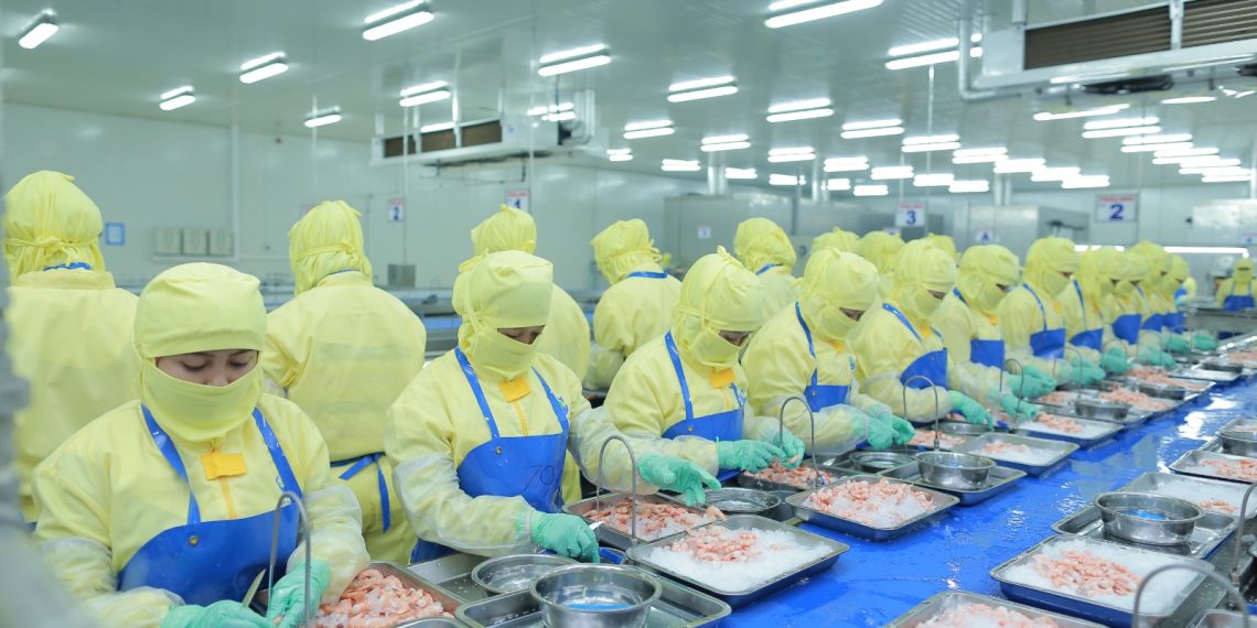 PT Dua Putra Utama Makmur Tbk (DPUM), perusahaan bidang perikanan yang memproduksi makanan laut di Indonesia, membukukan kinerja positif pada semester I-2024.