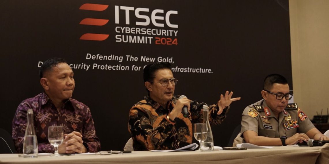 Wakil Ketua MPR RI, Prof. Dr. Ir. Fadel Muhammad, yang turut hadir dalam acara ITSEC Cybersecurity Summit 2024