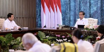 Menteri Pertahanan sekaligus Presiden Terpilih Prabowo Subianto mengikuti Sidang Kabinet Paripurna yang dipimpin oleh Presiden Joko Widodo di Istana Garuda, Ibu Kota Nusantara (IKN), Provinsi Kalimantan Timur, Senin, 12 Agustus 2024. (Foto: BPMI Setpres)