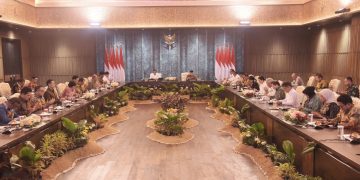 Presiden Joko Widodo (Jokowi) dan Wakil Presiden Ma’ruf Amin memimpin Sidang Kabinet Paripurna (SKP) di Istana Garuda, Ibu Kota Nusantara, Kalimantan Timur, Senin (12/08/2024). (Foto: Humas Setkab)