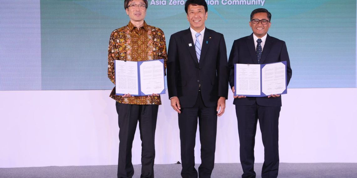 Sinergi bersama antara Pemerintah Indonesia dan Jepang untuk mendukung transisi energi di Indonesia yang dituangkan dalam penandatanganan kerja sama antara PLN dan Japan Bank for International Cooperation (JBIC)