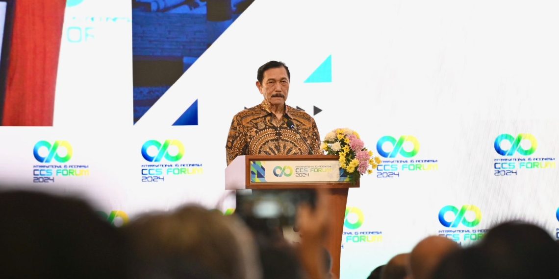 Menteri Koordinator Bidang Kemaritiman dan Investasi Luhut Binsar Pandjaitan dalam pembukaan IICCS 2024