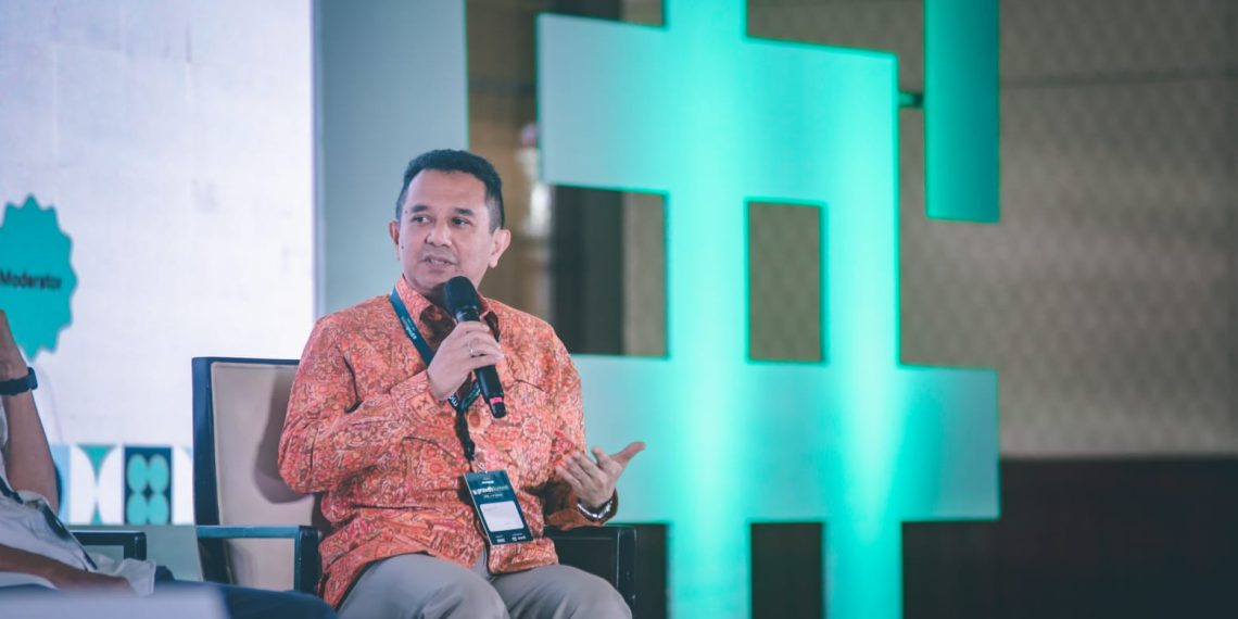 Kepala OJK Jabodebek dan Provinsi Banten, Roberto Akyuwen