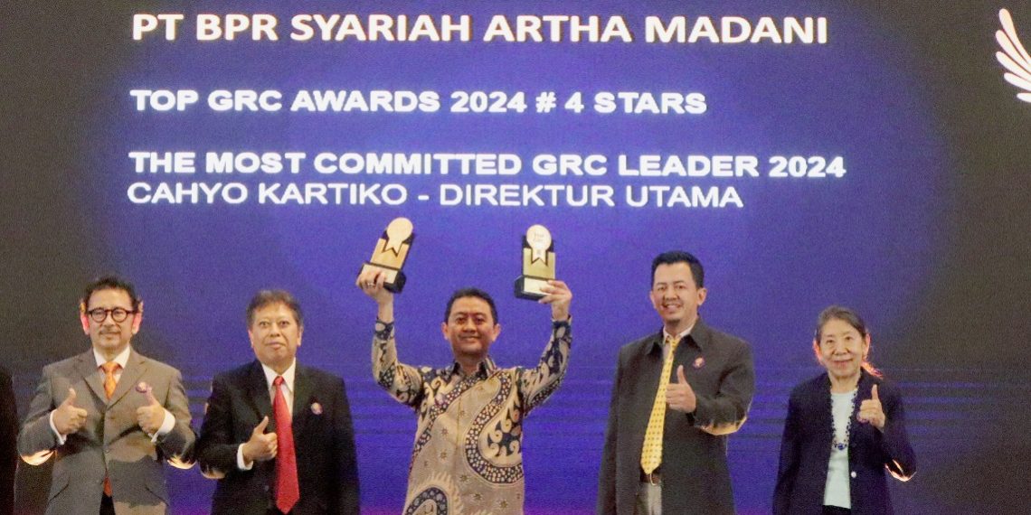 BPR Syariah Artha Madani meraih dua penghargaan dalam rangka penerapan tata kelola perusahaan yang baik dalam ajang Top GRC (Governance, Risk, and Compliance) Awards 2024.