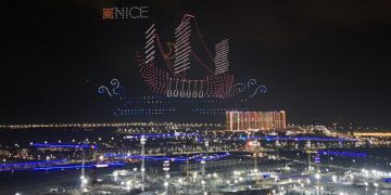 pertunjukan Light Drone Show dengan menggunakan 1500 drones dan Light Show yang memukau bersama 15 tower crane