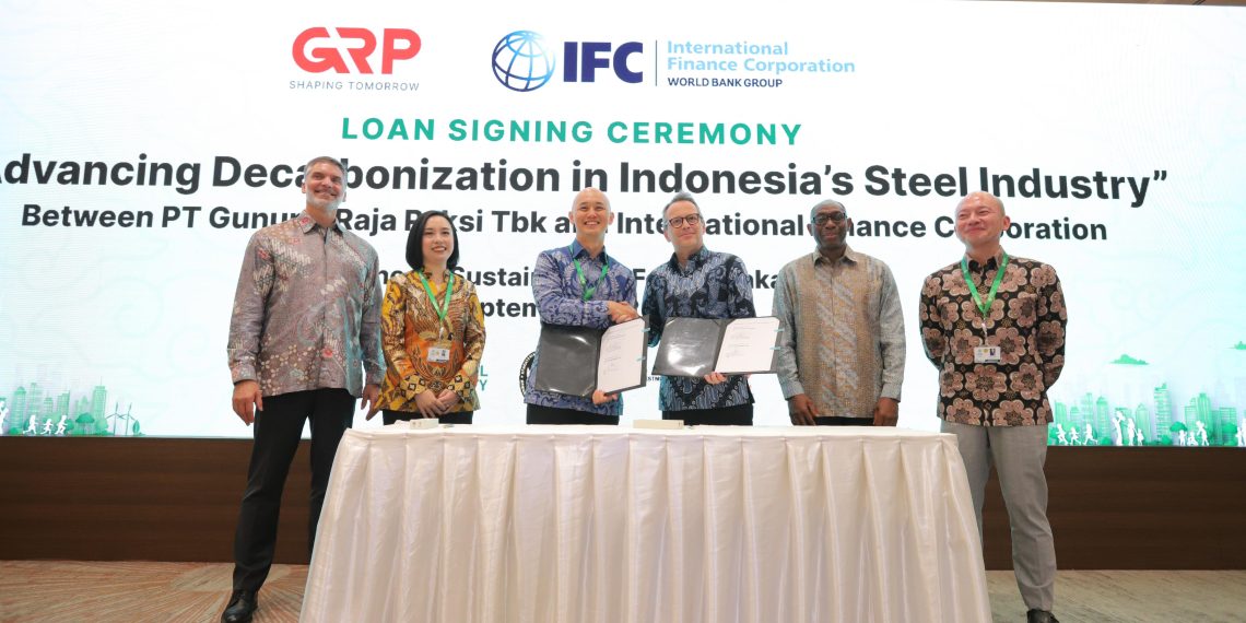 PT Gunung Raja Paksi Tbk (GRP)