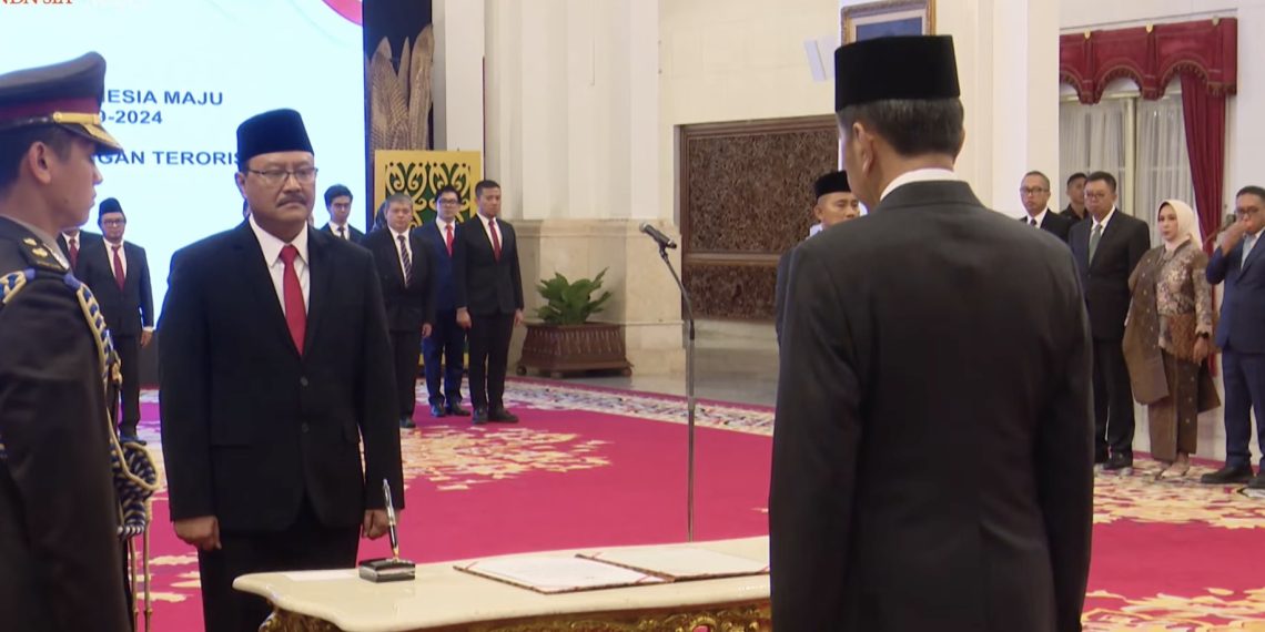 Pelantikan Saifullah Yusuf sebagai Menteri Sosial (Mensos) anyar pengganti Tri Rismaharini di Istana Negara, Rabu (11/9)