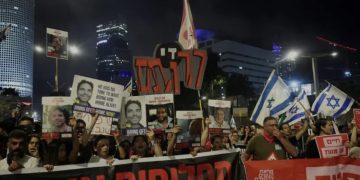 Puluhan ribu warga Israel menggelar demo menuntut gencatan senjata