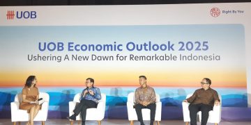 Ekonom Asean dari UOB, Enrico Tanuwidjaja, pada konferensi pers UOB Economic Outlook 2025 di Jakarta, Rabu, 25 September 2024. 