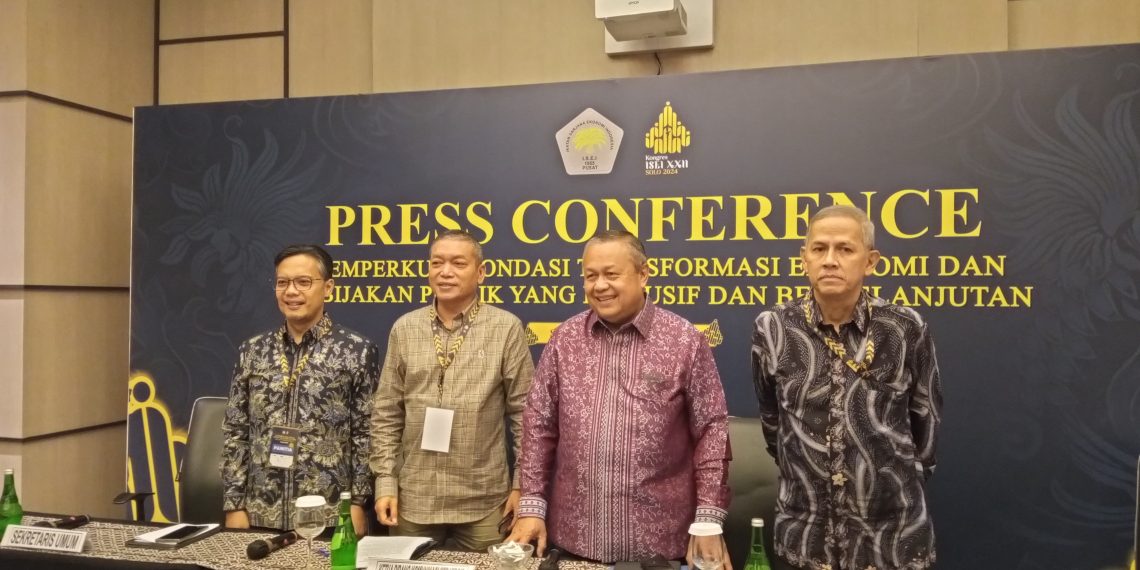 Sah! Perry Warjiyo Kembali Terpilih jadi Ketua Umum ISEI Periode 2024-2027