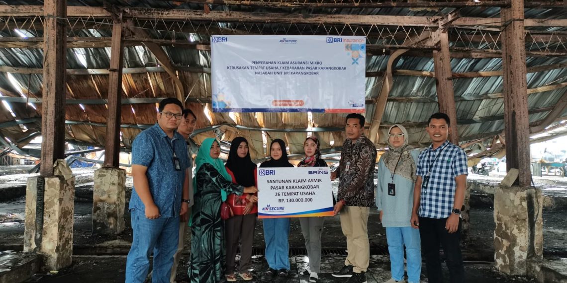 BRI Insurance Bayar Klaim Rp130 Juta untuk Korban Kebakaran Pasar Karangkobar
