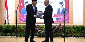 Serah terima jabatan Menteri Koperasi dan UKM periode 2019-2024 Teten Masduki kepada Menteri Koperasi Periode 2024-2029 Budi Arie Setiadi