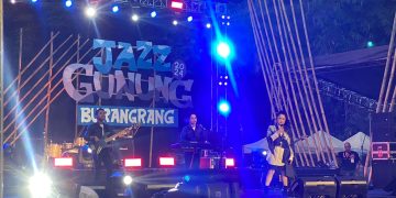 Vina ‘Si Burung Camar’ Panduwinata tampik apik di panggung Jazz Gunung Burangrang: Sora-Sora Bergembira!
