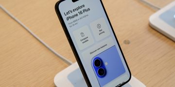 IPhone 16 Plus di Apple Store di California, Amerika Serikat, pada 20 September 2024