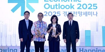 Hana Bank Economic Outlook 2025 dengan tema ”Indonesia’s Economic and Political Outlook in the Transition Era of a New Government” di Jakarta, 24 Oktober 2024.