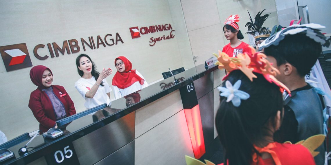 Dukung Bulan Inklusi Keuangan, CIMB Niaga Ajak Pelajar Tour de Bank