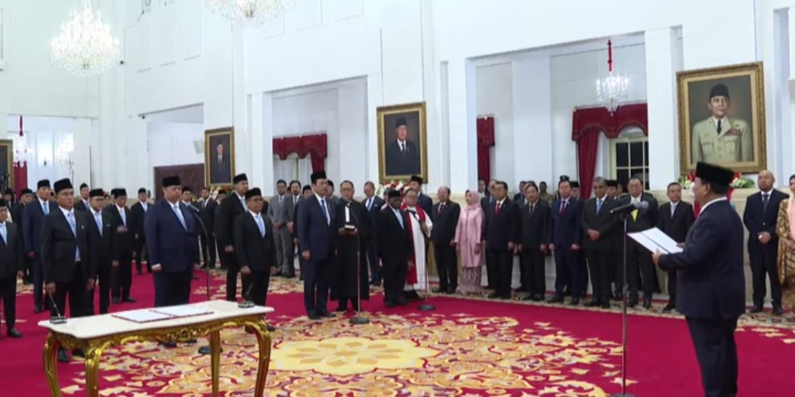 Prabowo melantik para menteri Kabinet Merah Putih