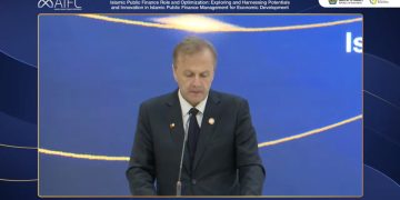 Director and Resident Representative of IsDB Regional Hub Indonesia Datuk Amer Bukvić