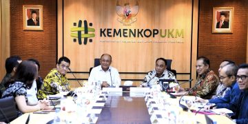 Kementerian Koperasi (Kemenkop), Kementerian Desa dan Pembangunan Daerah Tertinggal (Kemendes PDT), dan Badan Gizi Nasional (BGN) mencanangkan gotong-royong dalam Program Makan Bergizi Gratis (MBG).