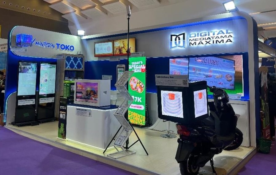 DMMX juga meluncurkan dua inovasi terbaru, yaitu LCD Transparent Box dan solusi Consumer Profiling di ajang pameran SIAL Interfood 2024.