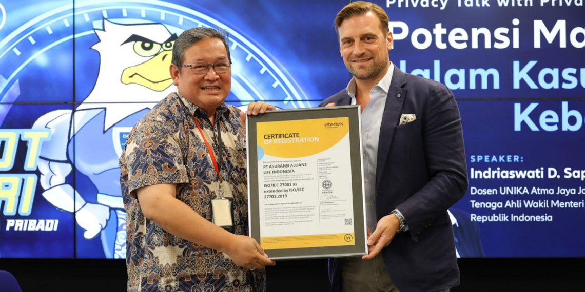 Allianz Life Indonesia dan Allianz Utama Indonesia meraih sertifikasi yang lebih spesifik terkait keamanan data pribadi, yaitu ISO 27701 untuk mengelola informasi identitas yang sifatnya privasi secara lebih terperinci