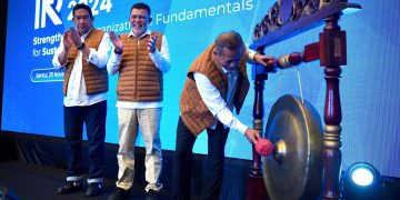 Wamenkop Ferry Juliantono saat membuka acara Rapat Anggota Tahunan (RAT) Koperasi Kisel di Sentul, Bogor, Senin (25/11).